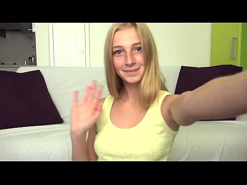 ❤️ Amikor unatkozom, lustán maszturbálom a rózsaszín puncimat... ️ Szuper szex at hu.xxxshake.ru ❌❤